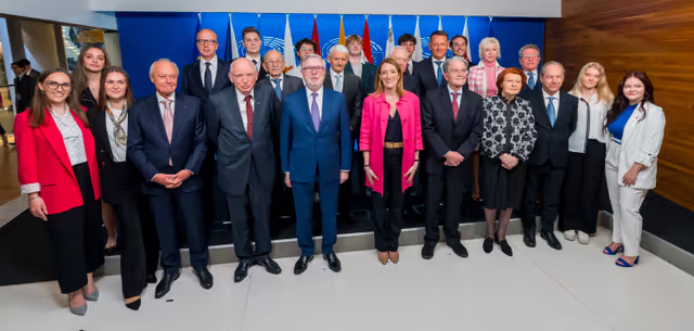 Photo 1: 20th Anniversary of the 2004 EU Enlargement - Arrivals and family photo