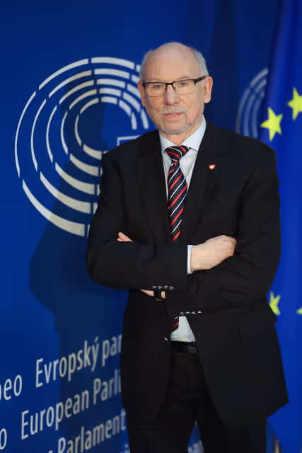 Photo 8: Janusz LEWANDOWSKI in the EP in Strasbourg