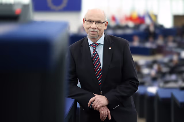 Photo 3: Janusz LEWANDOWSKI in the EP in Strasbourg