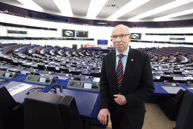 Photo 1: Janusz LEWANDOWSKI in the EP in Strasbourg