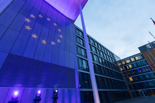 Zdjęcie 7: 20th Anniversary of the 2004 EU Enlargement - Parliament’s seats illumination