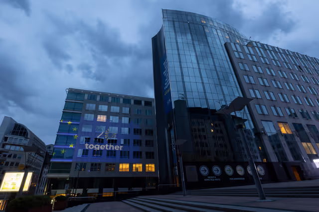 Zdjęcie 4: 20th Anniversary of the 2004 EU Enlargement - Parliament’s seats illumination