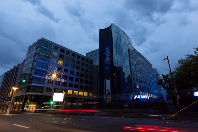 Zdjęcie 3: 20th Anniversary of the 2004 EU Enlargement - Parliament’s seats illumination