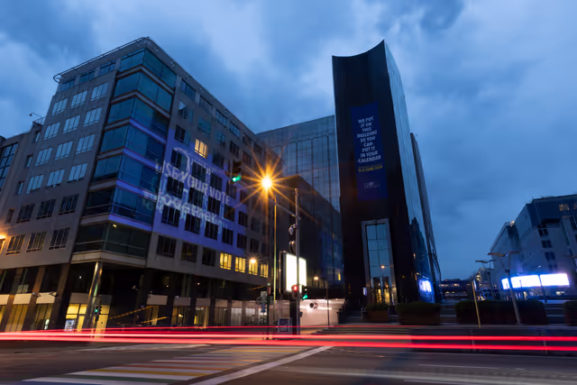 Zdjęcie 2: 20th Anniversary of the 2004 EU Enlargement - Parliament’s seats illumination