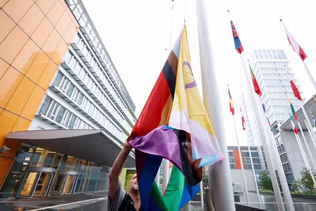 Fotografia 35: International Day Against Homophobia, Biphobia, Intersexism and Transphobia (IDAHOBIT) - Rainbow flag next to the EP buildings