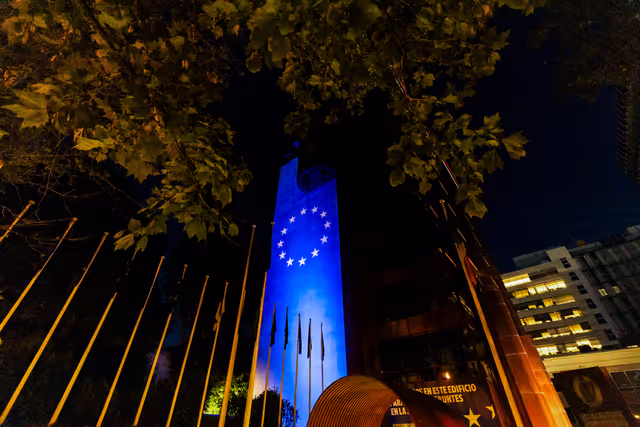 Photo 40: Illuminations: One month to go across the EU.