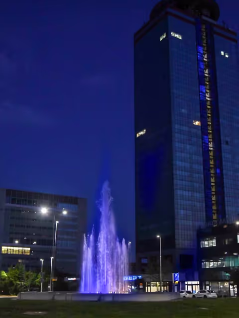Photo 50: Illuminations: One month to go across the EU