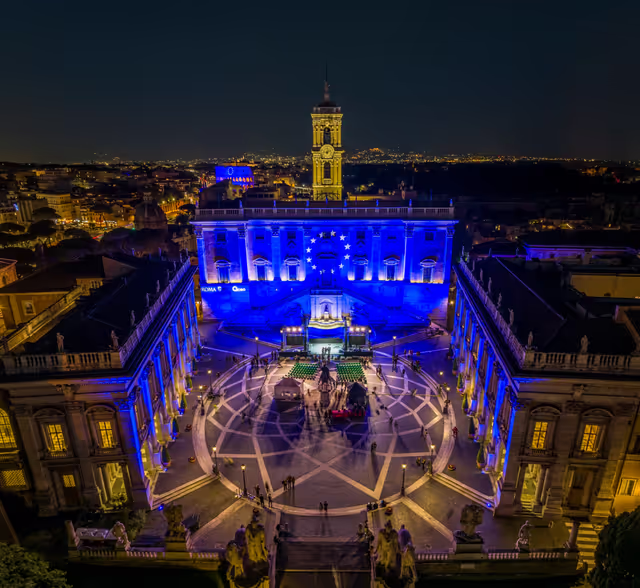 Photo 8: Illuminations: One month to go across the EU.