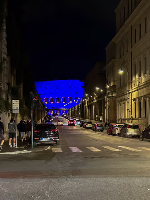 Photo 5: Illuminations: One month to go across the EU.