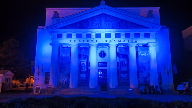 Photo 18: Illuminations: One month to go across the EU.