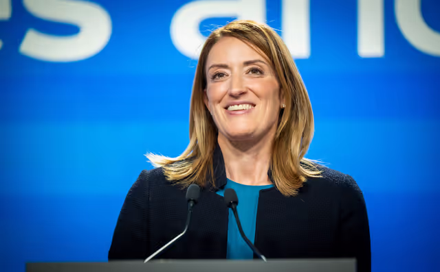 Foto 1: Roberta METSOLA, EP President, in Kyiv (Ukraine) on Europe Day - Attendance and address at the International Summit of Cities & Regions, with Volodymyr ZELENSKYY, President of Ukraine