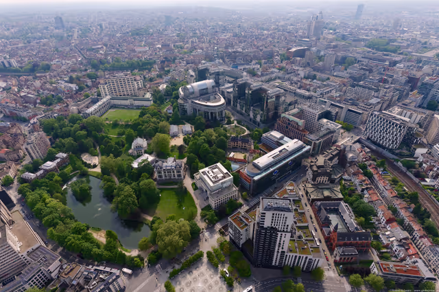 Zdjęcie 16: Aerial view of the European Parliament in Brussels
