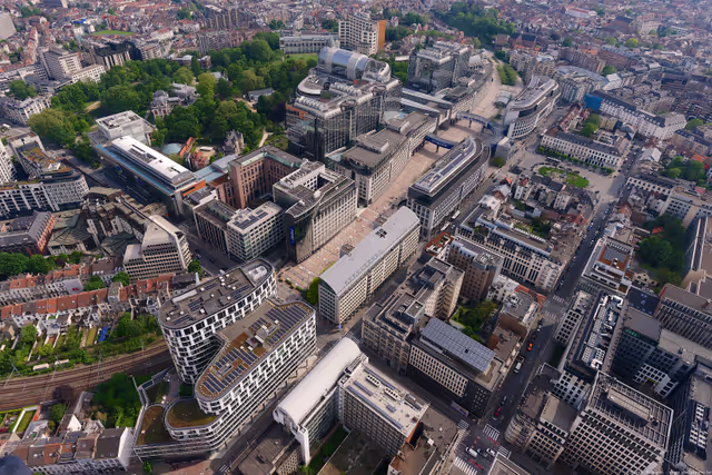 Zdjęcie 14: Aerial view of the European Parliament in Brussels