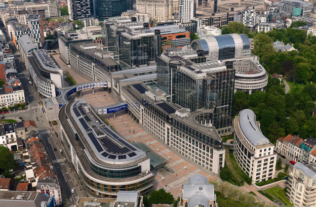 Zdjęcie 6: Aerial view of the European Parliament in Brussels