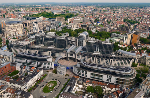 Zdjęcie 25: Aerial view of the European Parliament in BrusselsAerial view of the European Parliament in Brussels