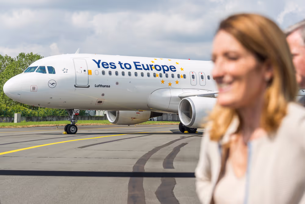 Unveiling of four branded airplanes to support the 2024 European Election campaign: extracts from the event with the participation of Roberta METSOLA, EP President