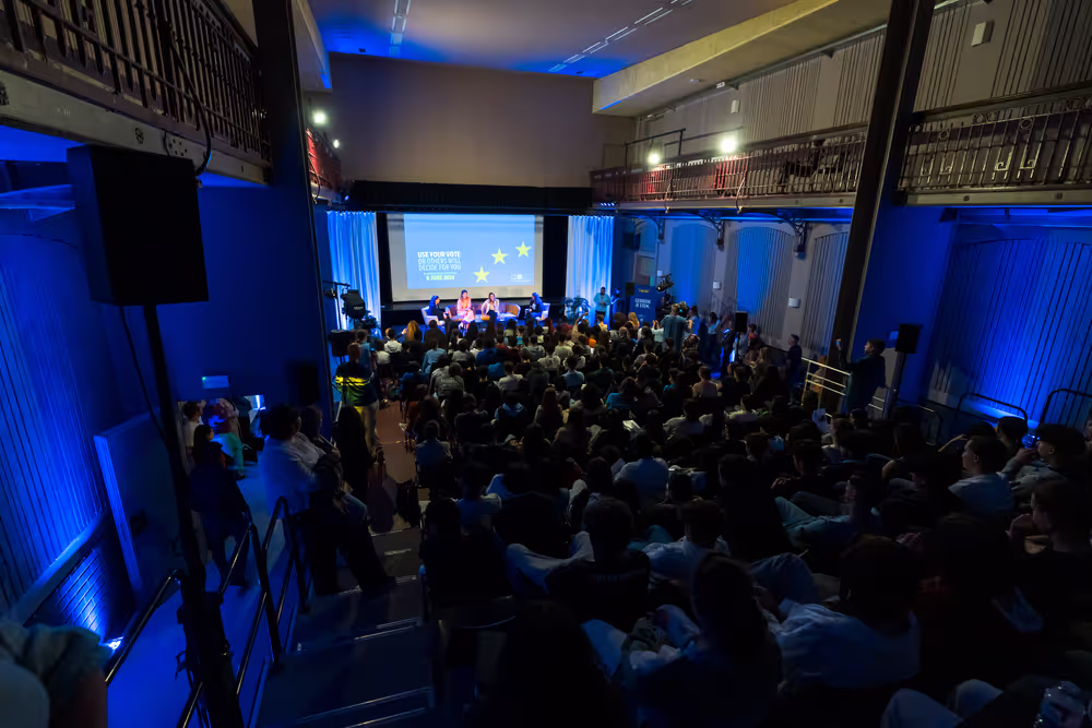 Official visit by Roberta METSOLA, EP President to Zaventem (Belgium) - Meeting with young people