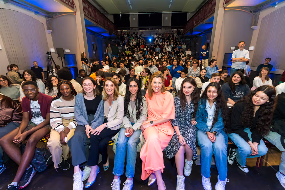 Official visit by Roberta METSOLA, EP President to Zaventem (Belgium) - Meeting with young people