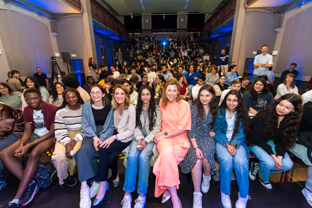 Nuotrauka 2: Official visit by Roberta METSOLA, EP President to Zaventem (Belgium) - Meeting with young people