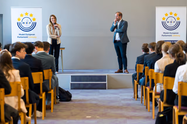 Zdjęcie 9: Official visit by Roberta METSOLA, EP President to Kerkrade (Netherlands) -  Meeting with young people