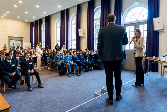 Zdjęcie 7: Official visit by Roberta METSOLA, EP President to Kerkrade (Netherlands) -  Meeting with young people