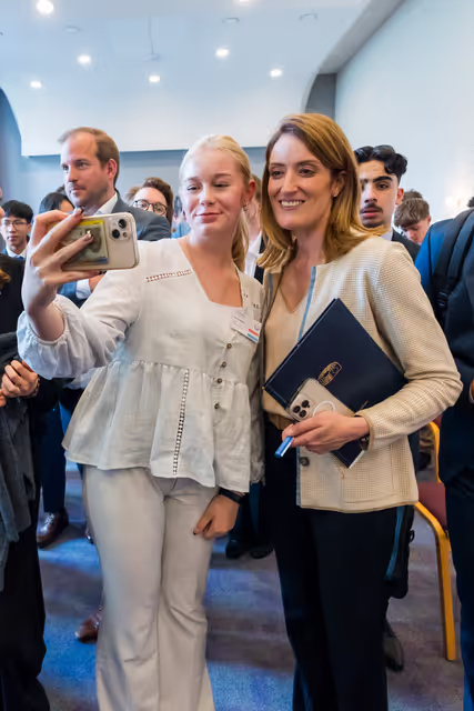 Zdjęcie 4: Official visit by Roberta METSOLA, EP President to Kerkrade (Netherlands) -  Meeting with young people