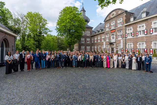 Zdjęcie 1: Official visit by Roberta METSOLA, EP President to Kerkrade (Netherlands) -  Meeting with young people