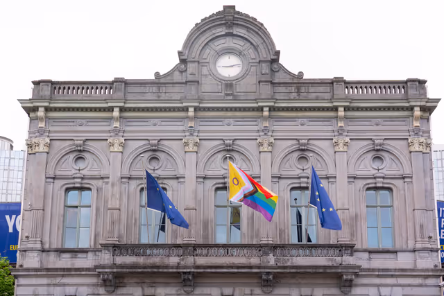 Fotografia 5: International Day Against Homophobia, Biphobia, Intersexism and Transphobia (IDAHOBIT) - Rainbow flag next to the EP buildings