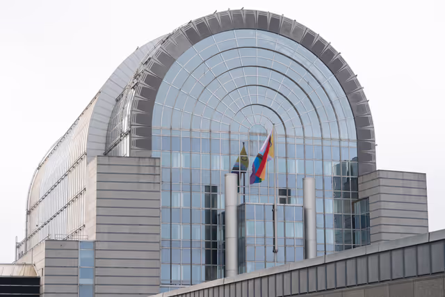 Fotografia 12: International Day Against Homophobia, Biphobia, Intersexism and Transphobia (IDAHOBIT) - Rainbow flag next to the EP buildings