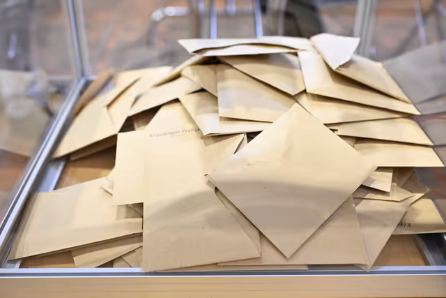 Fotografie 19: European elections 2024  - Ambiance shots of polling stations in France