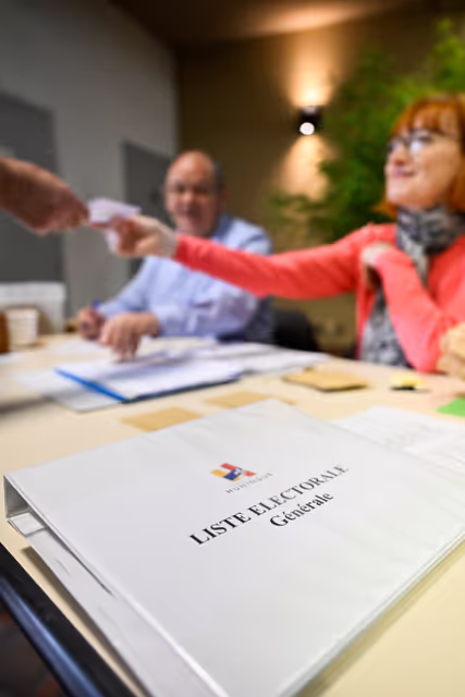 Fotografie 17: European elections 2024  - Ambiance shots of polling stations in France