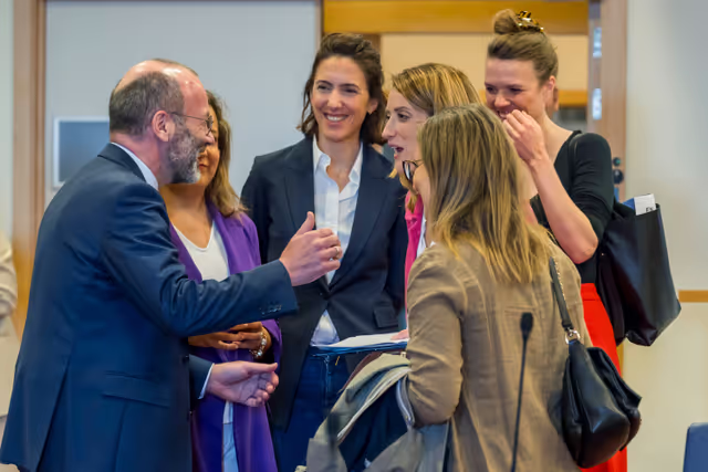 Photo 5 : Meeting of the EP Conference of President