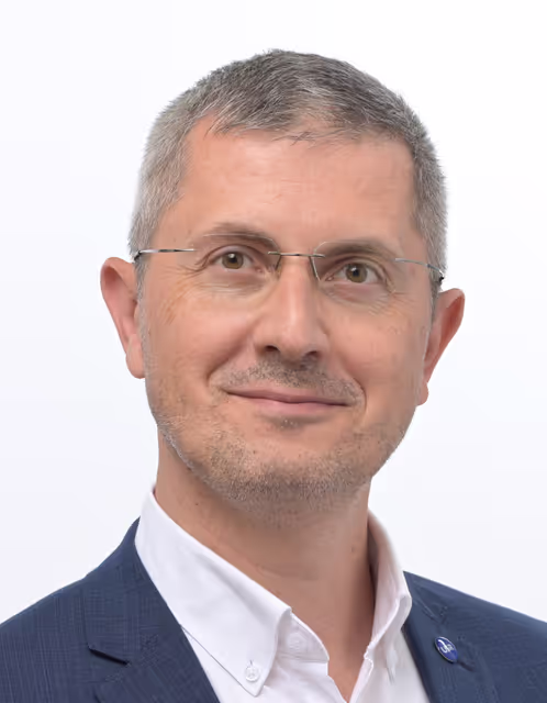 Fotagrafa 6: Romanian MEPs official portraits - 10th Parliamentary term.