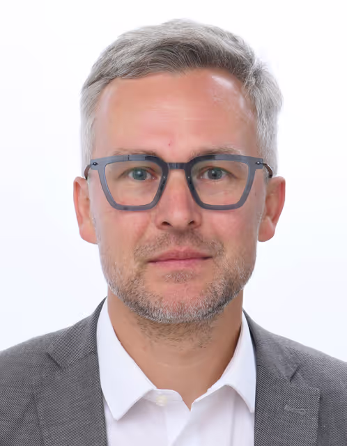 Fotografie 19: Czech MEPs official portraits - 10th Parliamentary term.