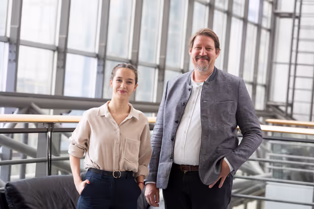 Foto 12: Thomas WAITZ and Lena SCHILLING in the EP in Brussels