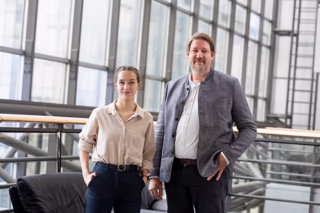 Foto 13: Thomas WAITZ and Lena SCHILLING in the EP in Brussels