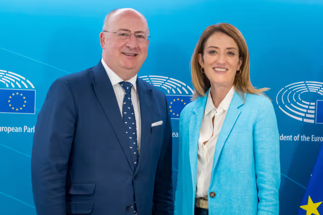 Foto 2: Roberta METSOLA, EP President meets with José Manuel FERNANDES, Minister of Agriculture and Fisheries of Portugal