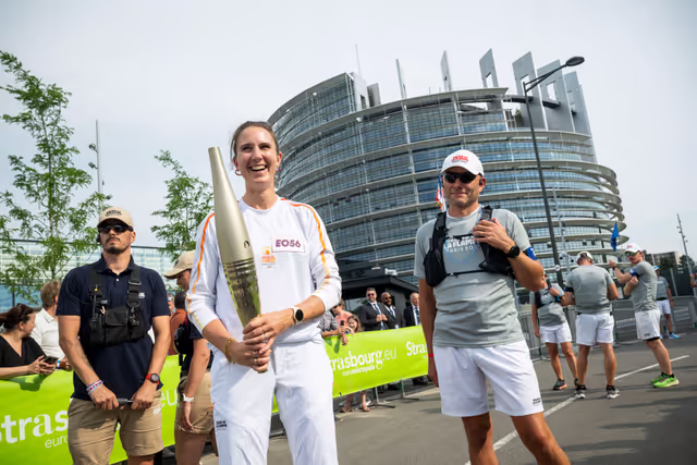 Photo 12: Olympics flame in the EP Strasbourg