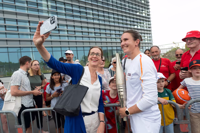 Photo 18: Olympics flame in the EP Strasbourg
