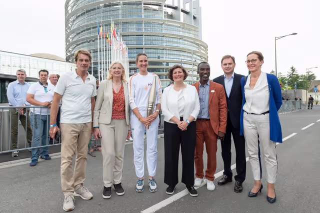 Photo 16: Olympics flame in the EP Strasbourg