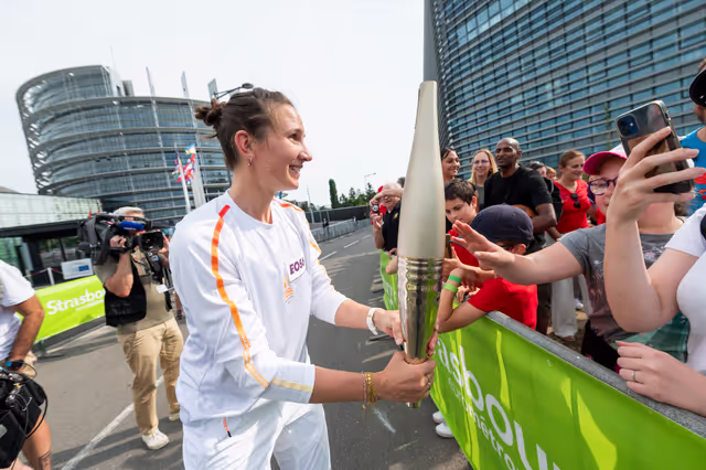 Photo 13: Olympics flame in the EP Strasbourg