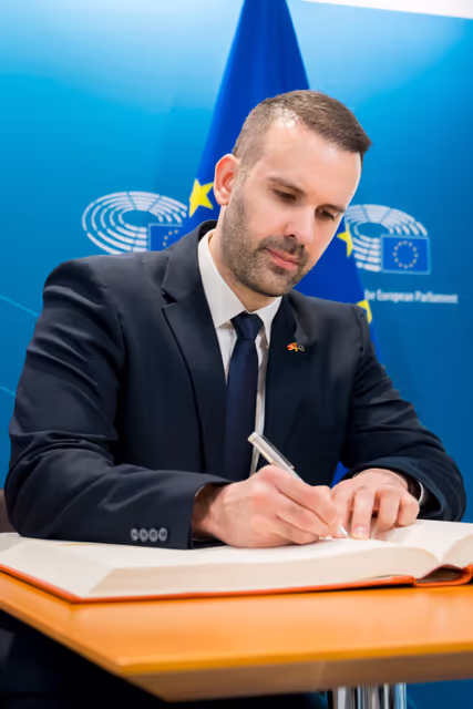 Zdjęcie 3: Roberta METSOLA, EP President meets with Milojko SPAJIC, Prime Minister of Montenegro