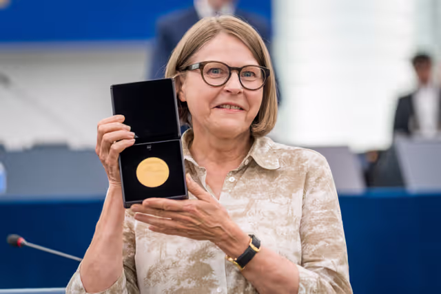 Fotografi 16: Medal Award Ceremony for Outgoing Members