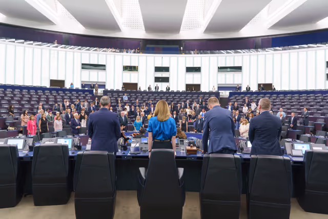 Fotografi 2: Medal Award Ceremony for Outgoing Members