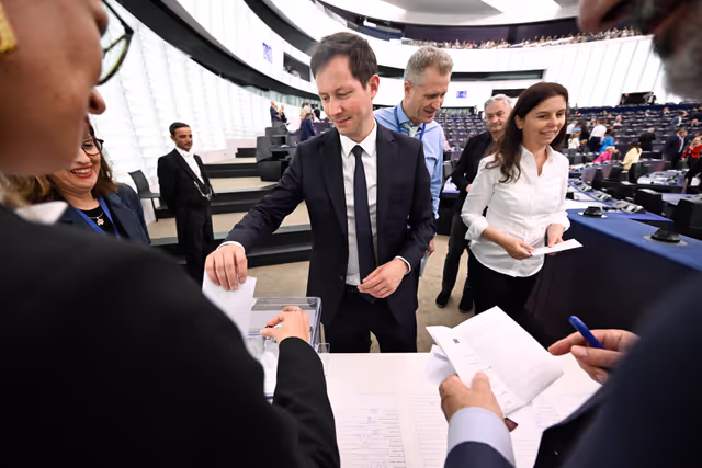 Foto 38: EP Plenary session - Election of the Vice-Presidents of the European Parliament - First ballot