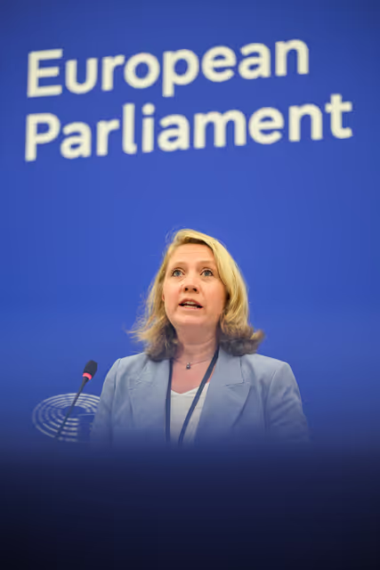 Nuotrauka 6: Last minute briefing