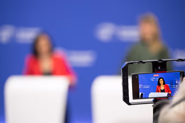 Φωτογραφία 12: Press briefing The Left