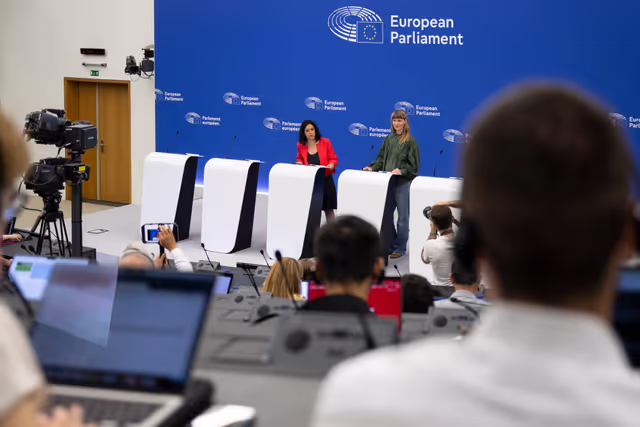 Φωτογραφία 14: Press briefing The Left