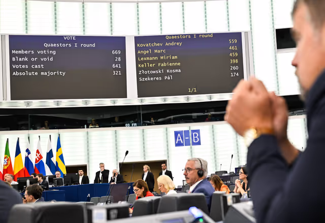 Снимка 14: EP Plenary session - Elections of Quaestors of Parliament