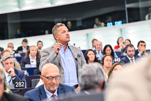 Foto 32: EP Plenary session - Voting session